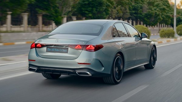 What are the essential tips for making a classic Shepherd's Pie?